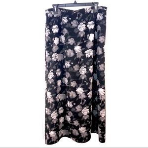 Vintage Worthington Black Gray Flowers, Size 16
